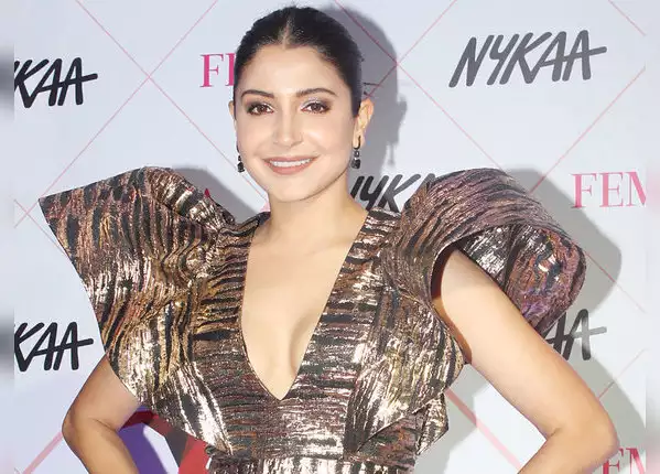 एनिमल प्रिंट ड्रेस में अनुष्का शर्मा