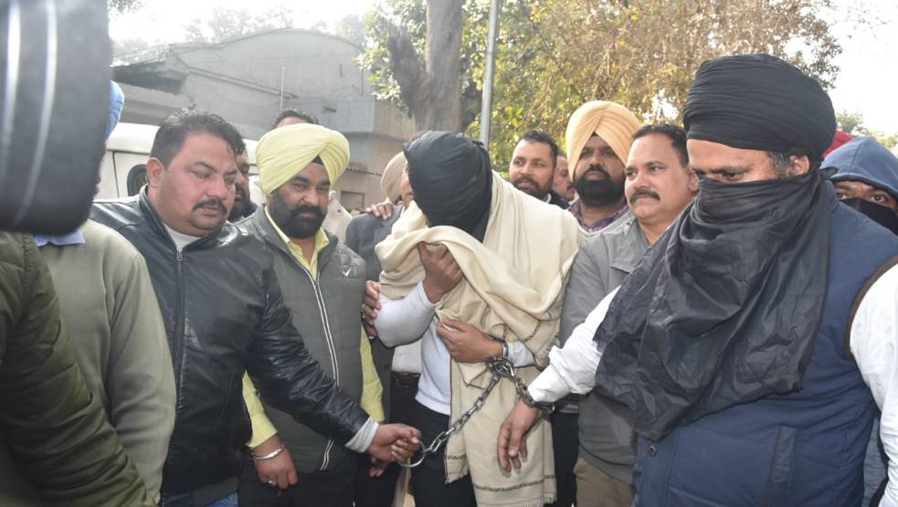 policeee_020520040954.jpg policeee_020520040954.jpg