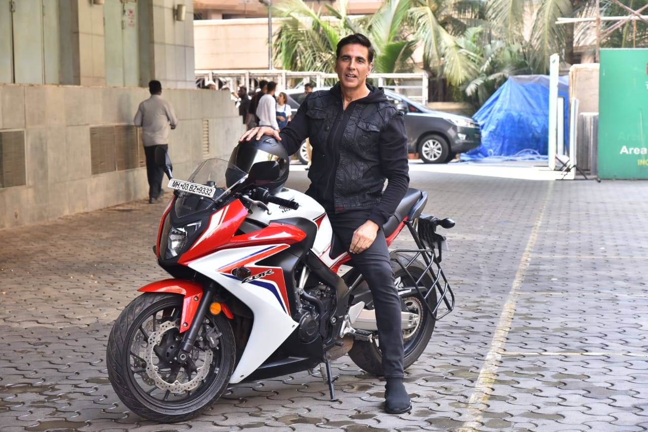 जैकेट ने बढ़ाया स्टाइल स्टेटमेंट