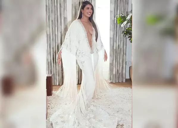 कुछ लोगों को नहीं पसंद आया था प्रियंका का आउटफिट