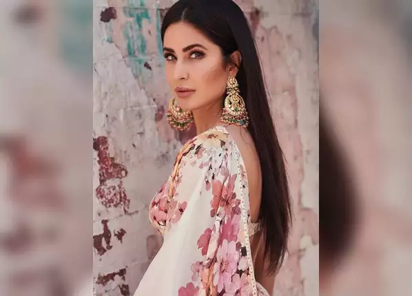फ्लोरल लहंगे में कटरीना