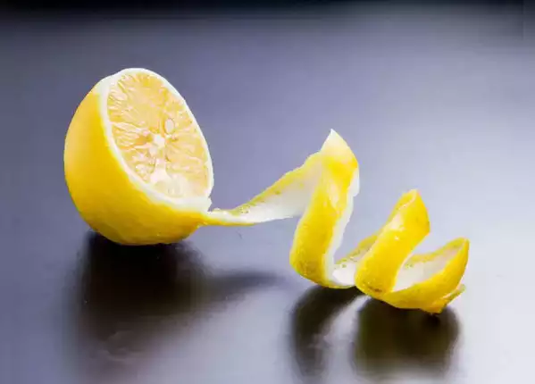 नींबू सूंघने भर से फील करेंगे पतला, हेल्थ से लेकर ब्यूटी तक जानें बेजोड़ फायदे नींबू सूंघने भर से फील करेंगे पतला, हेल्थ से लेकर ब्यूटी तक जानें बेजोड़ फायदे
